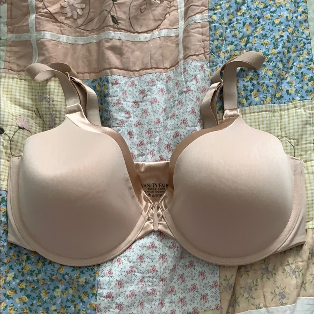 NWOT!! Vanity Fair Bra!!